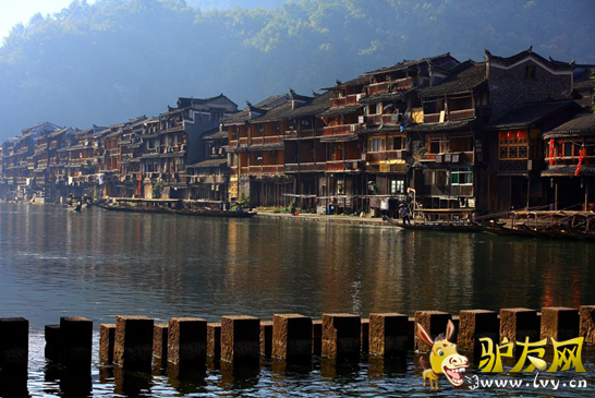 凤凰古城.png